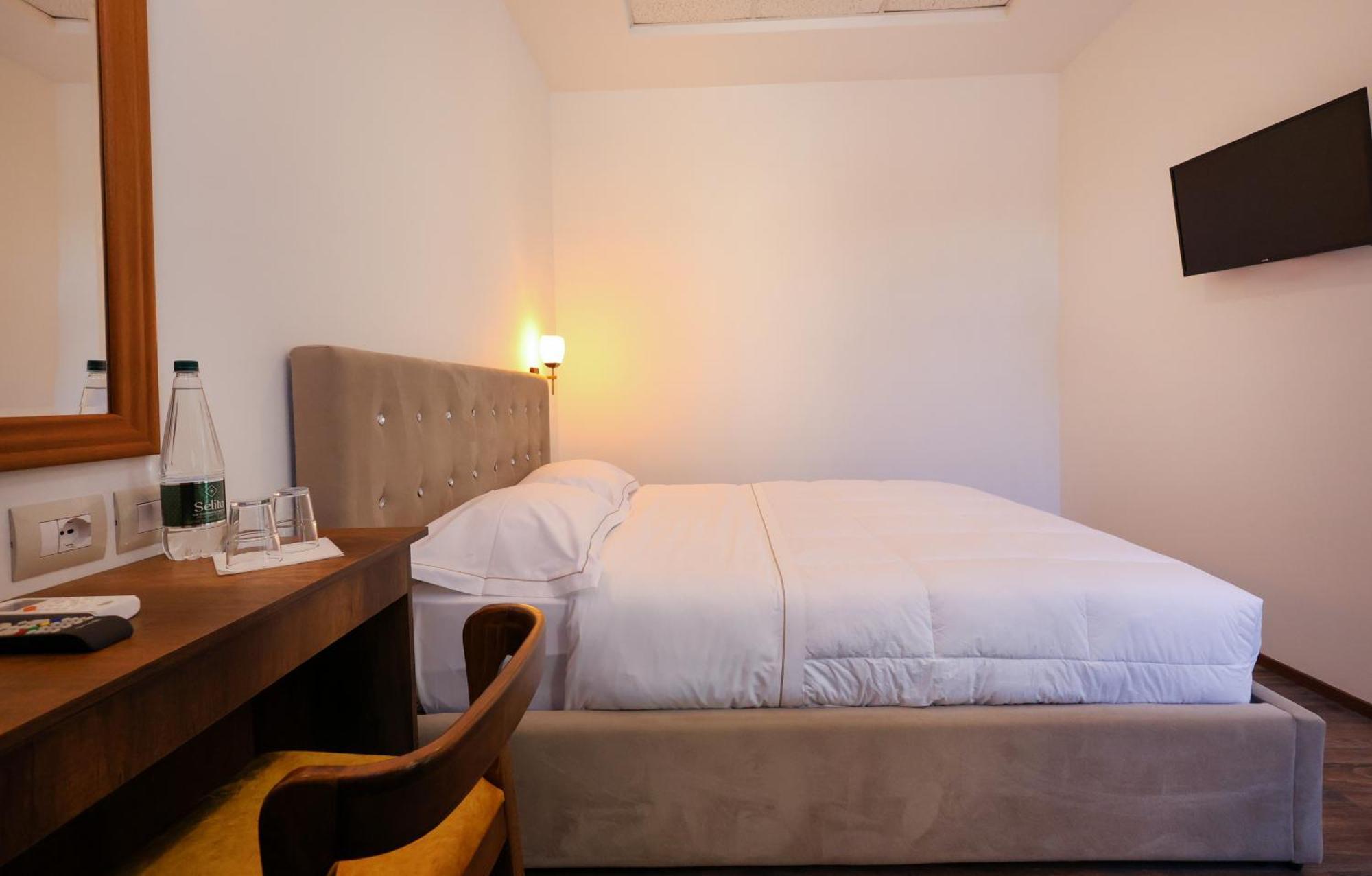 Hotel Republika Berat